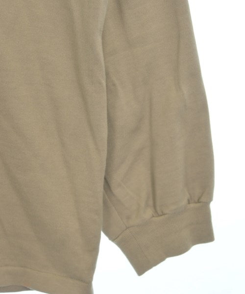 AURALEE เสื้อยืด/เสื้อท็อปส์