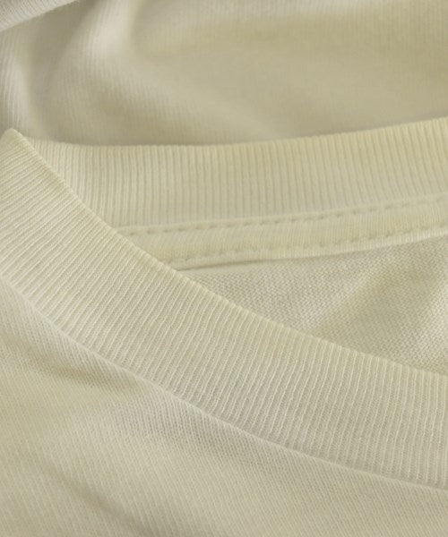 AURALEE เสื้อยืด/เสื้อท็อปส์