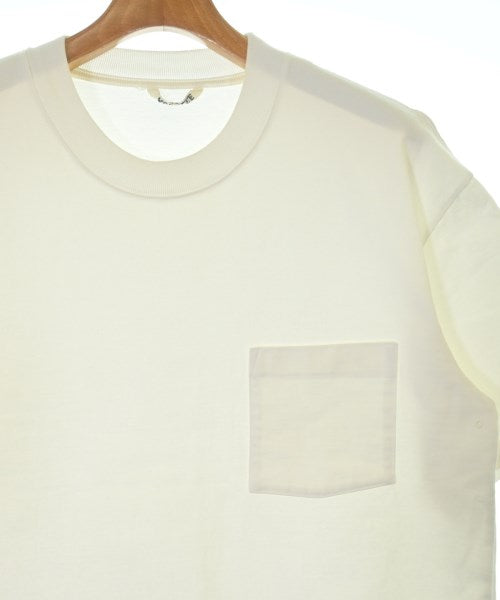 AURALEE เสื้อยืด/เสื้อท็อปส์