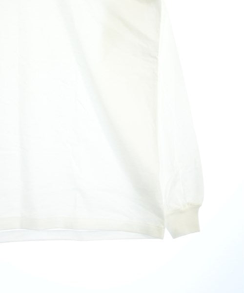 AURALEE เสื้อยืด/เสื้อท็อปส์