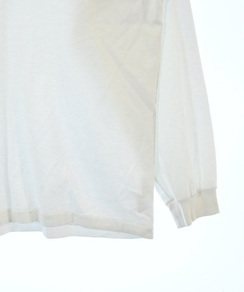 AURALEE เสื้อยืด/เสื้อท็อปส์