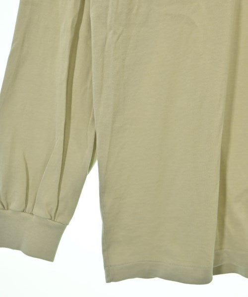 AURALEE เสื้อยืด/เสื้อท็อปส์