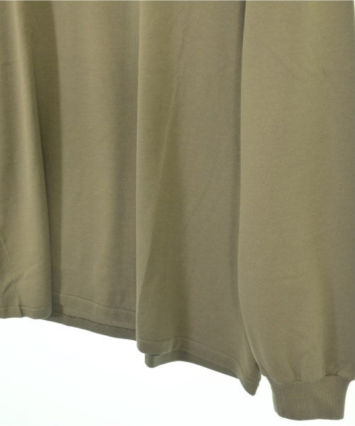 AURALEE เสื้อยืด/เสื้อท็อปส์