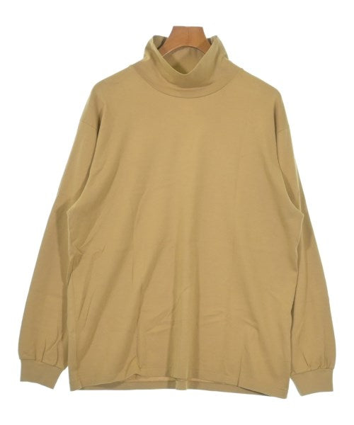 AURALEE เสื้อยืด/เสื้อท็อปส์