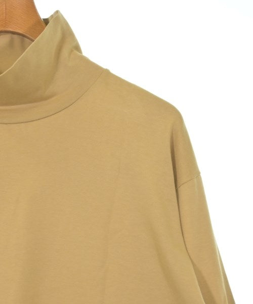 AURALEE เสื้อยืด/เสื้อท็อปส์