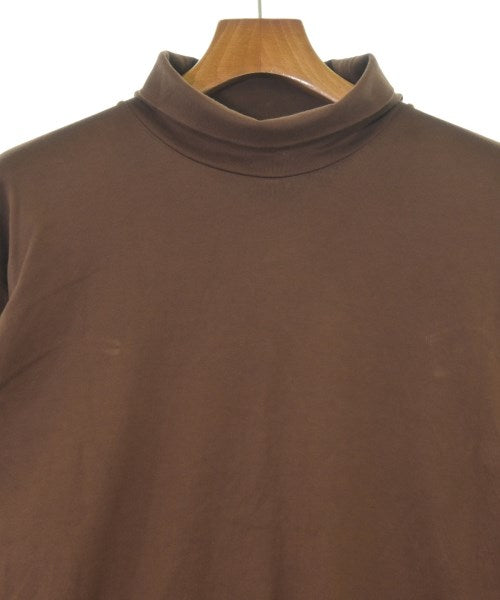 AURALEE เสื้อยืด/เสื้อท็อปส์
