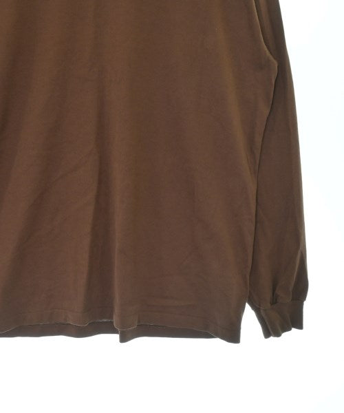 AURALEE เสื้อยืด/เสื้อท็อปส์