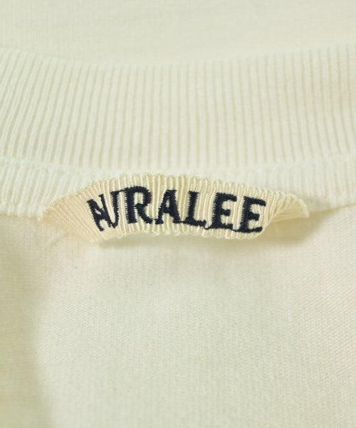 AURALEE เสื้อยืด/เสื้อท็อปส์