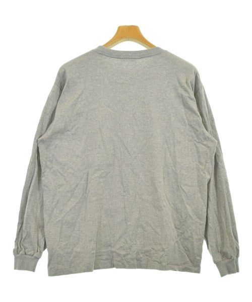 AURALEE เสื้อยืด/เสื้อท็อปส์