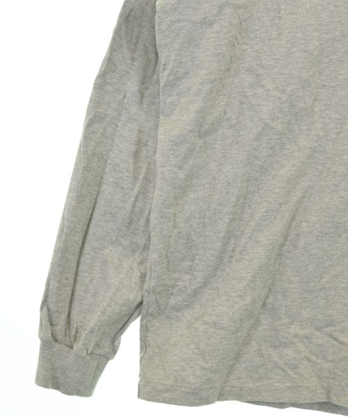 AURALEE เสื้อยืด/เสื้อท็อปส์
