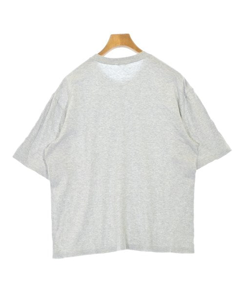 AURALEE เสื้อยืด/เสื้อท็อปส์