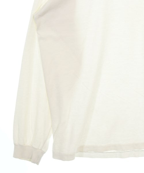 AURALEE เสื้อยืด/เสื้อท็อปส์
