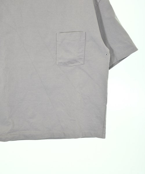 AURALEE เสื้อยืด/เสื้อท็อปส์