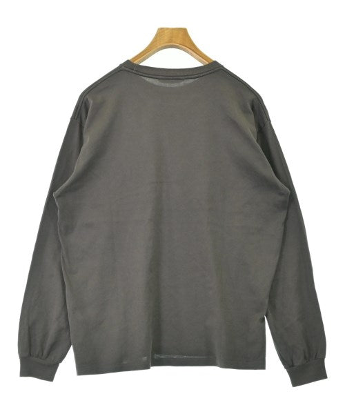 AURALEE เสื้อยืด/เสื้อท็อปส์