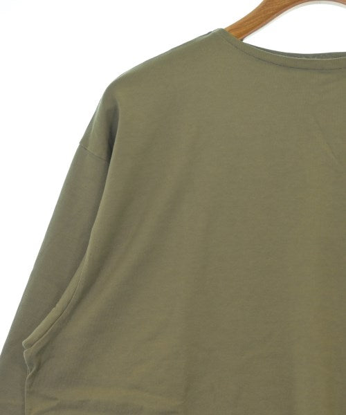 AURALEE เสื้อยืด/เสื้อท็อปส์