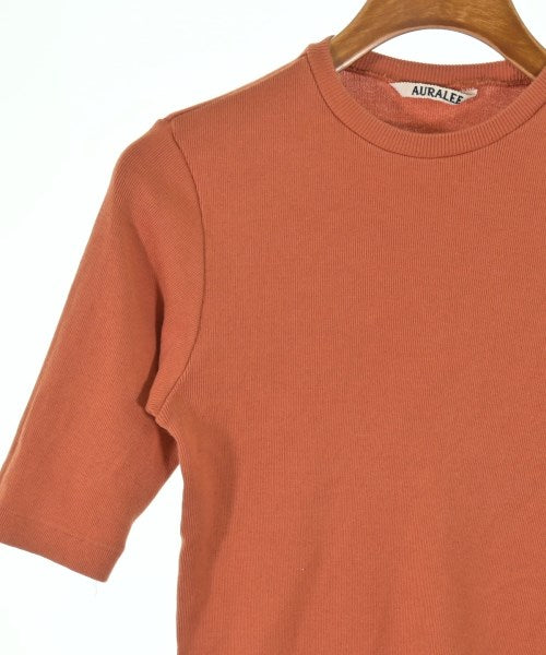 AURALEE เสื้อยืด/เสื้อท็อปส์