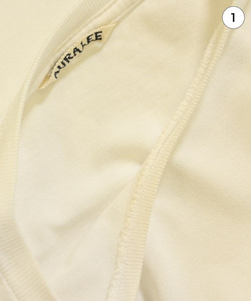 AURALEE เสื้อยืด/เสื้อท็อปส์