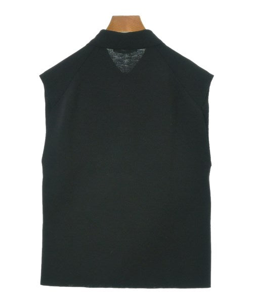 AURALEE เสื้อแขนกุด