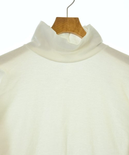 AURALEE เสื้อยืด/เสื้อท็อปส์