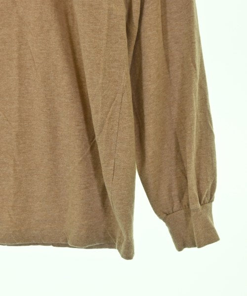 AURALEE เสื้อยืด/เสื้อท็อปส์
