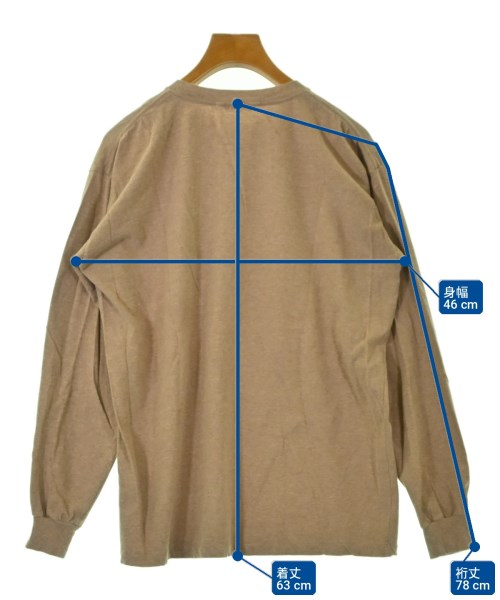 AURALEE เสื้อยืด/เสื้อท็อปส์