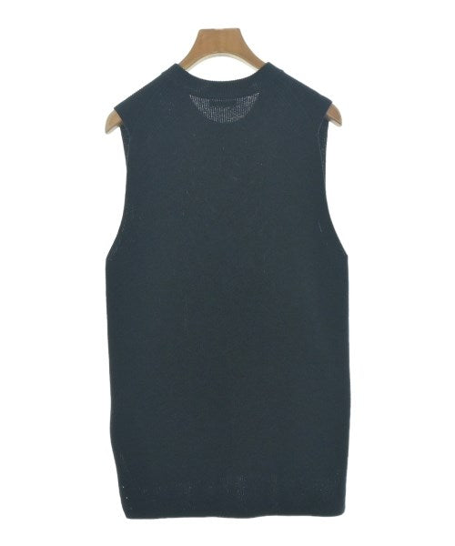 AURALEE เสื้อแขนกุด