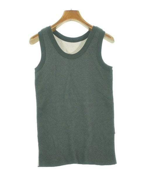 AURALEE เสื้อแขนกุด