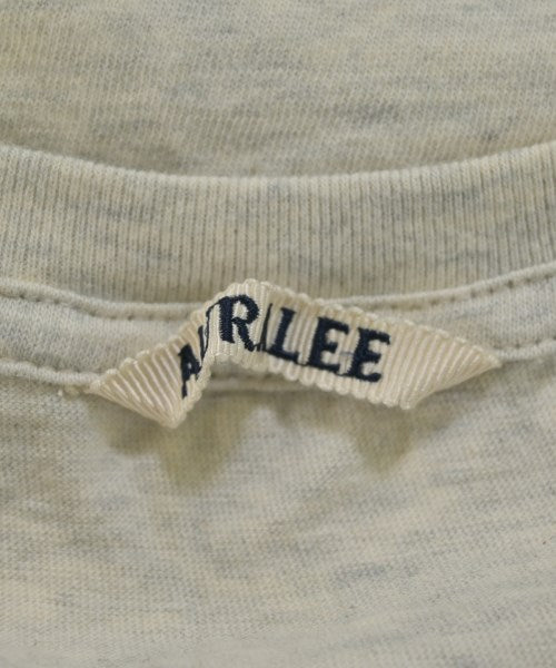 AURALEE เสื้อยืด/เสื้อท็อปส์