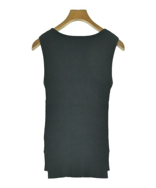 AURALEE เสื้อแขนกุด