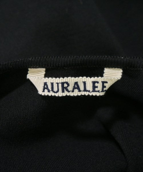 AURALEE เสื้อแขนกุด
