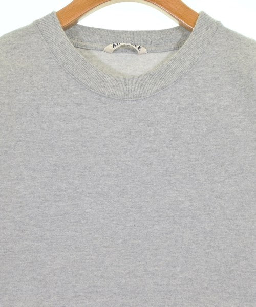AURALEE เสื้อยืด/เสื้อท็อปส์