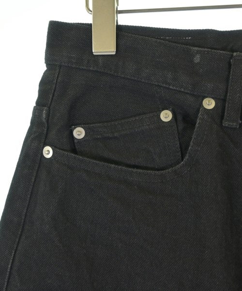 Name. ยีนส์