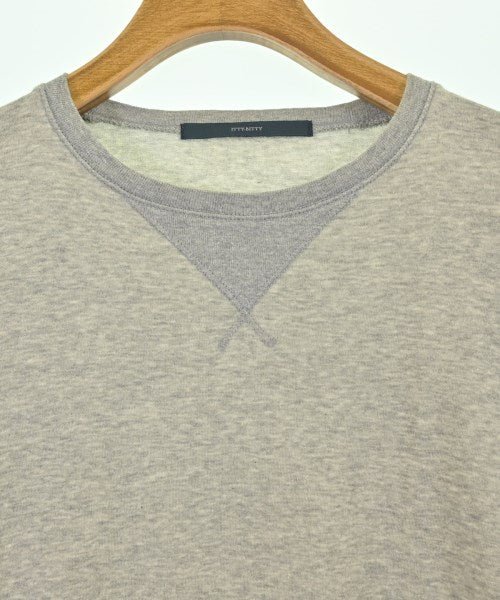ITTY-BITTY เสื้อยืด/เสื้อท็อปส์