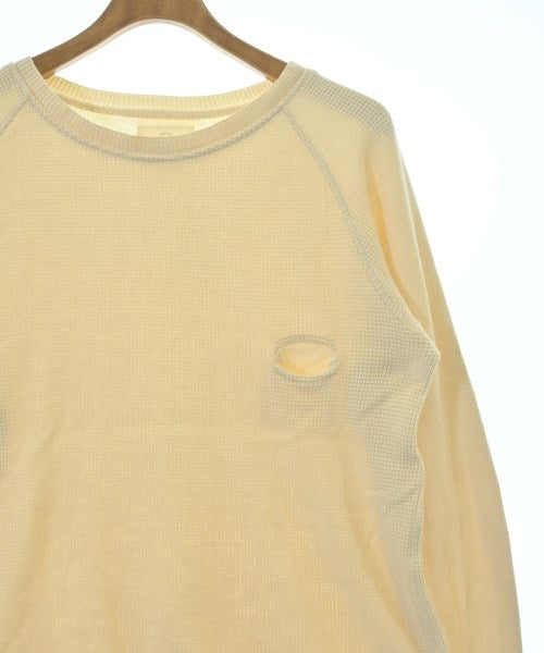 bukht เสื้อยืด/เสื้อท็อปส์