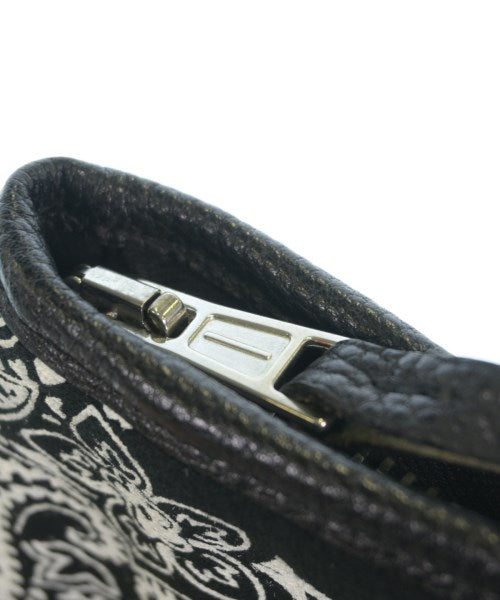 1piu1uguale3 คลัตช์