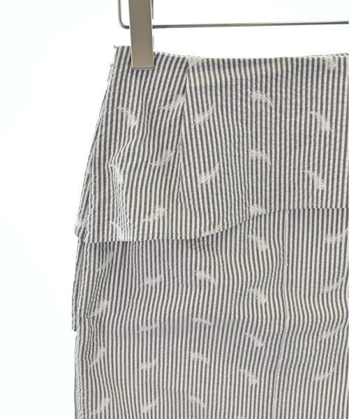 TARO HORIUCHI กระโปรงยาวถึงเข่า