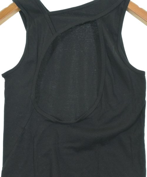 Chika Kisada เสื้อกล้าม