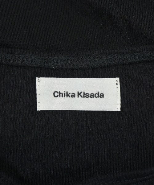 Chika Kisada เสื้อกันหนาว