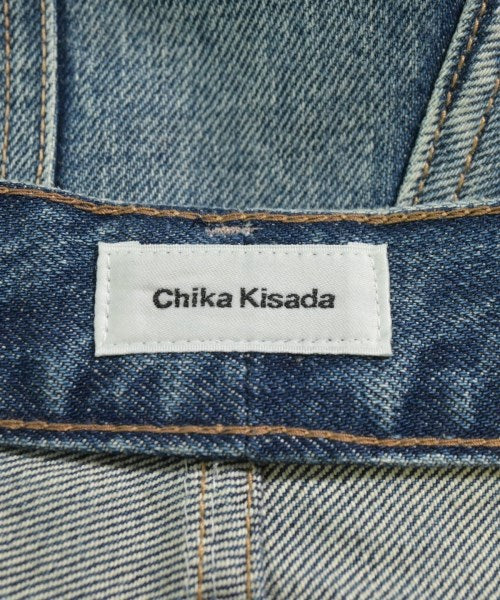 Chika Kisada ยีนส์