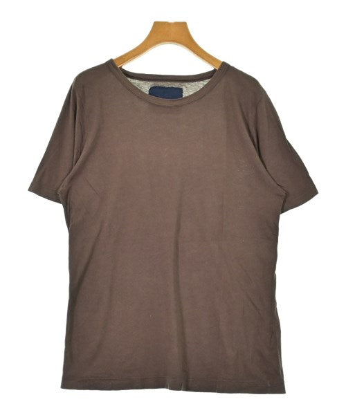 v::room เสื้อยืด/เสื้อท็อปส์