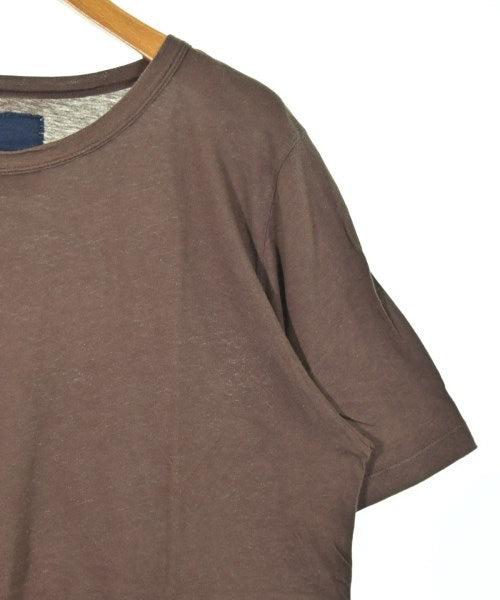 v::room เสื้อยืด/เสื้อท็อปส์