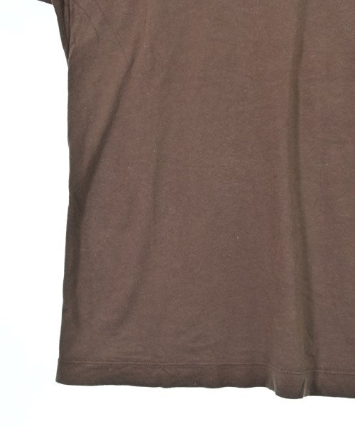 v::room เสื้อยืด/เสื้อท็อปส์