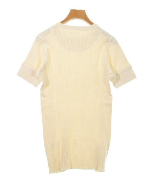 v::room เสื้อยืด/เสื้อท็อปส์