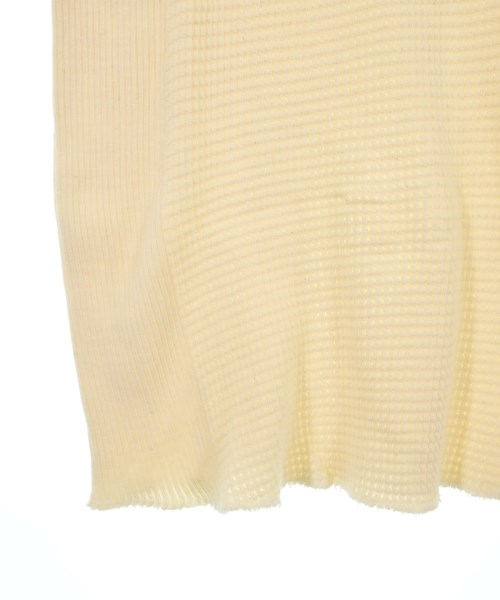 v::room เสื้อยืด/เสื้อท็อปส์