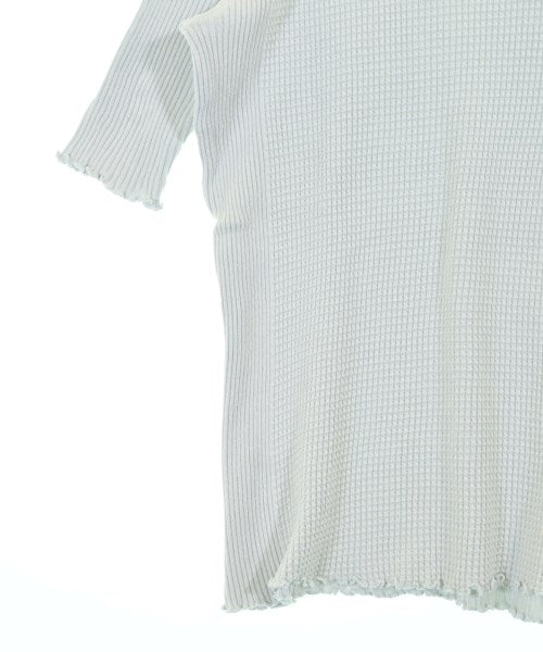 v::room เสื้อยืด/เสื้อท็อปส์