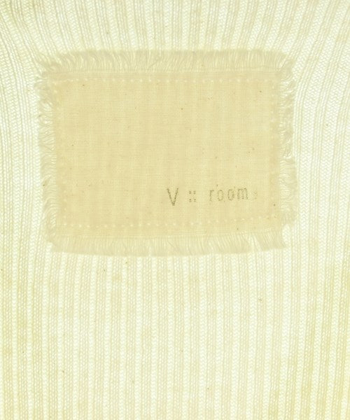 v::room เสื้อยืด/เสื้อท็อปส์