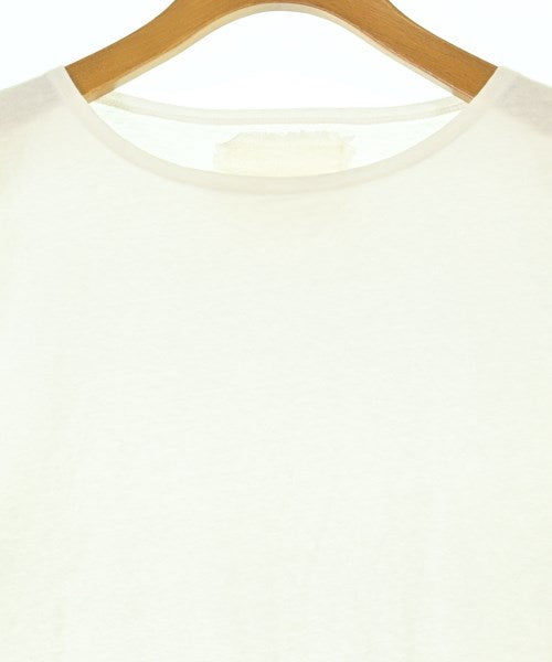 v::room เสื้อยืด/เสื้อท็อปส์