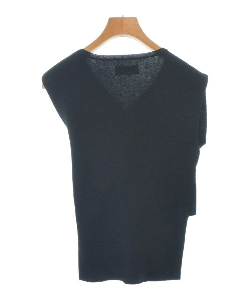 Noela เสื้อแขนกุด