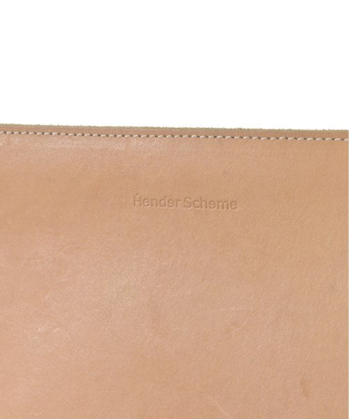 Hender Scheme คลัตช์