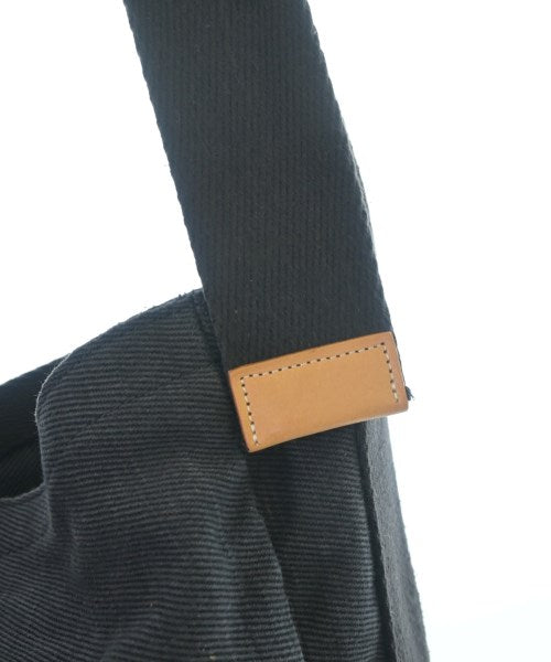 Hender Scheme กระเป๋าสะพาย